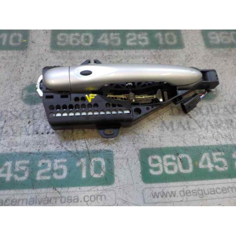 Recambio de maneta exterior delantera derecha para renault captur 1.2 tce referencia OEM IAM 806706656R  