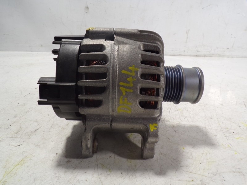 Recambio de alternador para audi a1 sportback (gba) 1.0 tfsi referencia OEM IAM 04E903015 04E903015 