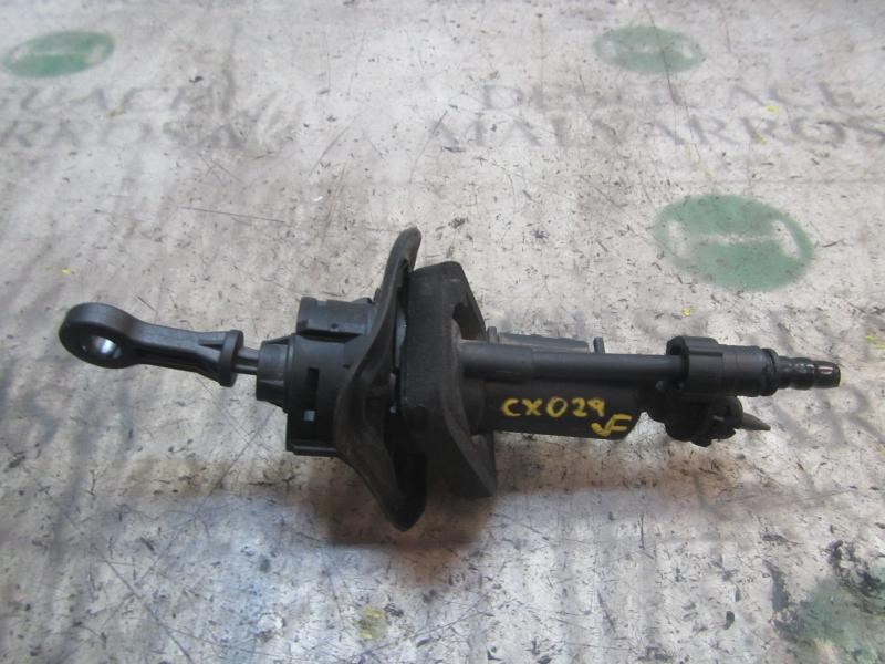 Recambio de bomba embrague para ford mondeo ber. (ca2) 2.0 tdci cat referencia OEM IAM 1491949  