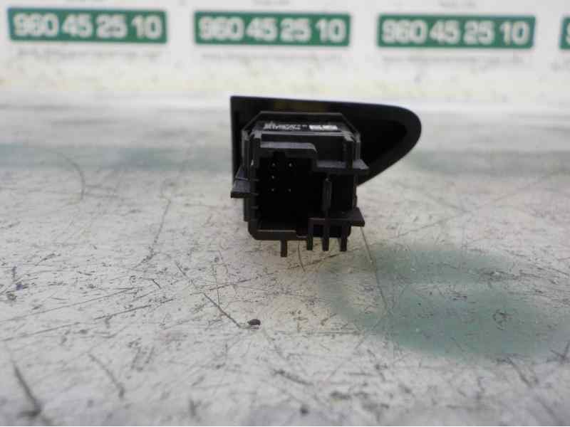 Recambio de warning para renault captur 1.2 tce referencia OEM IAM 252907372R 252907372R 