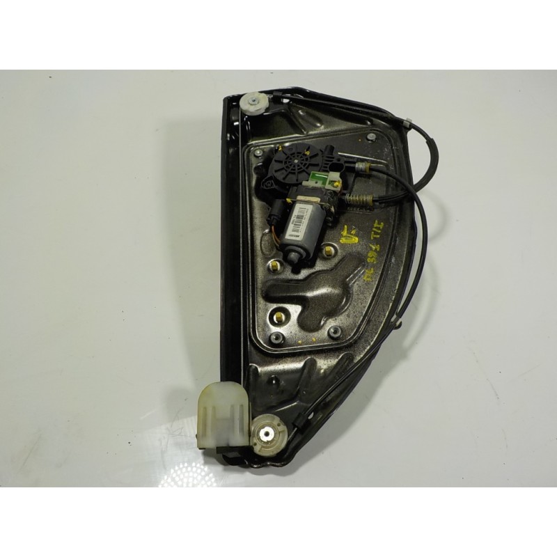 Recambio de elevalunas trasero izquierdo para land rover freelander (lr2) 2.2 td4 cat referencia OEM IAM LR019661 6H5227001AK 