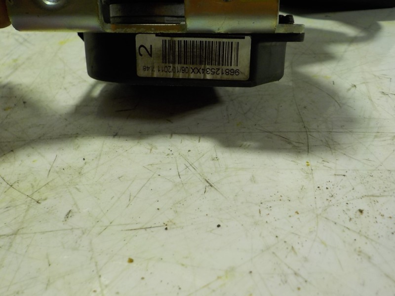 Recambio de cinturon seguridad trasero derecho para peugeot 308 1.6 16v hdi fap referencia OEM IAM   