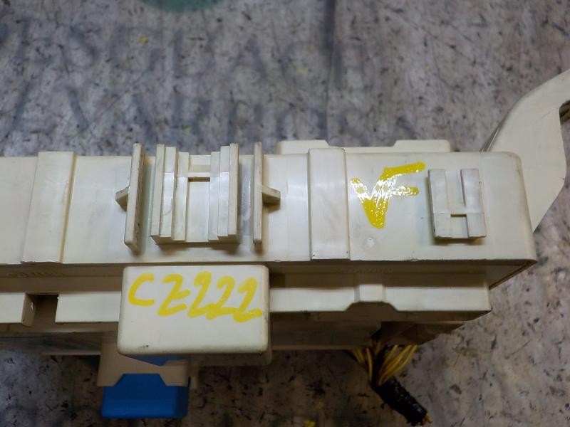 Recambio de caja reles / fusibles para hyundai i20 1.2 cat referencia OEM IAM 919501J031 919501J030 