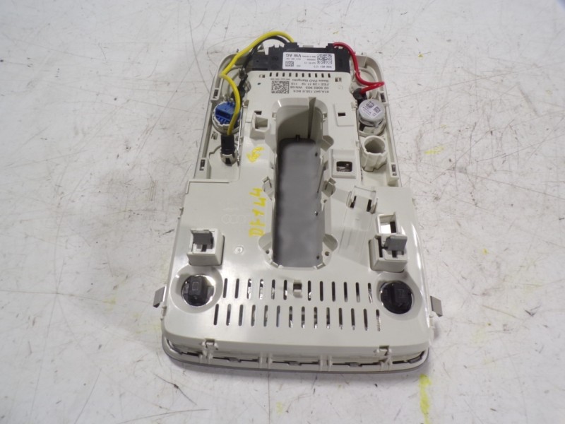 Recambio de piloto interior para audi a1 sportback (gba) 1.0 tfsi referencia OEM IAM 81A947135EBC5  