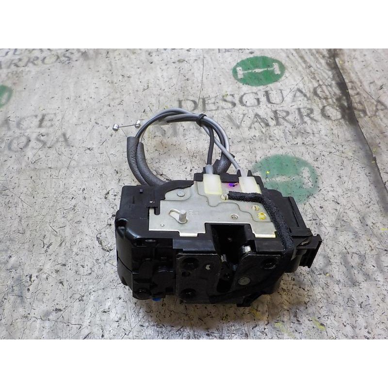 Recambio de cerradura puerta trasera derecha para hyundai i20 1.2 cat referencia OEM IAM 814201J020  