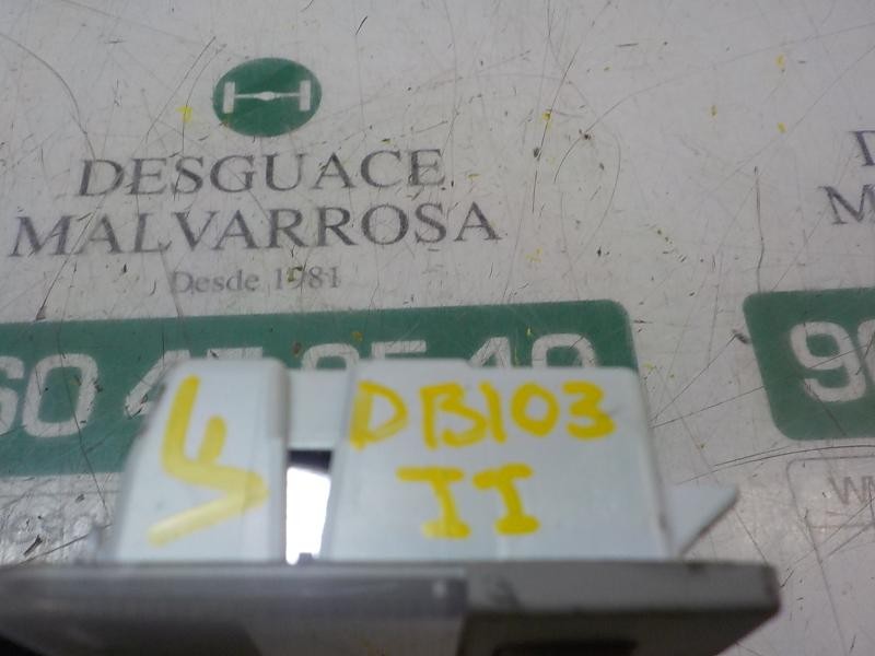 Recambio de piloto interior para opel insignia berlina edition referencia OEM IAM 13285094  