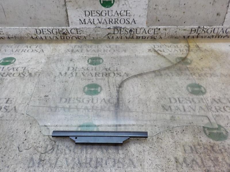 Recambio de cristal puerta trasero derecho para hyundai i20 1.2 cat referencia OEM IAM 834211J010  