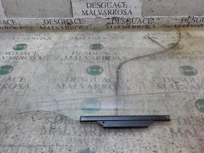 Recambio de cristal puerta trasero izquierdo para hyundai i20 1.2 cat referencia OEM IAM 834111J010  