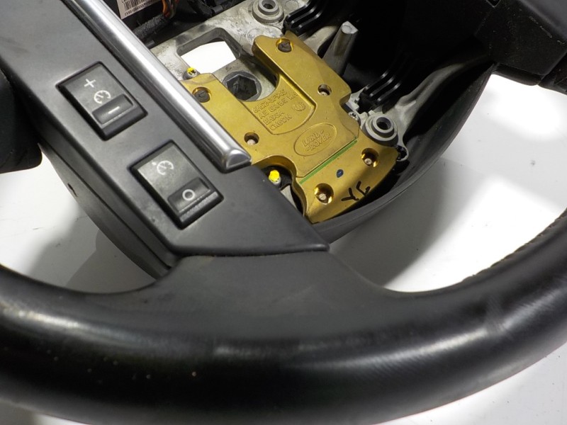 Recambio de volante para land rover freelander (lr2) 2.2 td4 cat referencia OEM IAM LR015338 BH523600FA8PVJ 