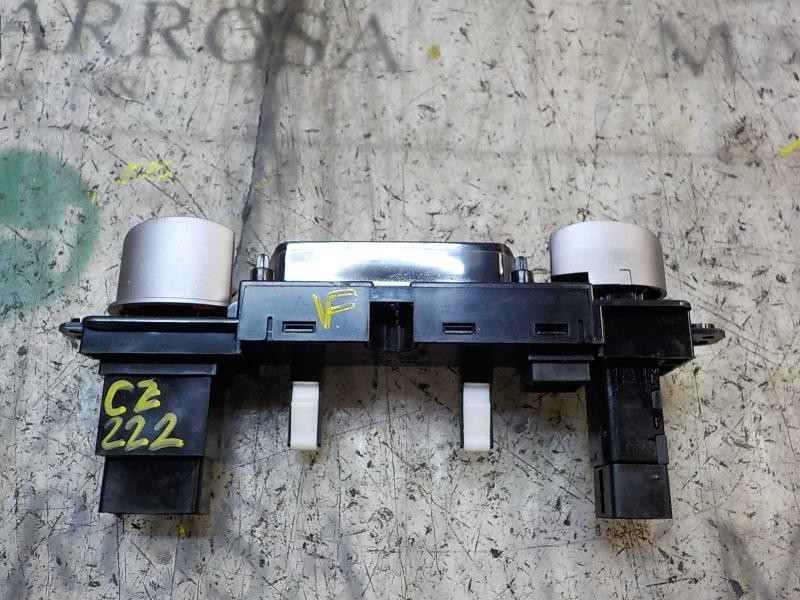 Recambio de warning para hyundai i20 1.2 cat referencia OEM IAM 937701J100UX 937501J110UX 