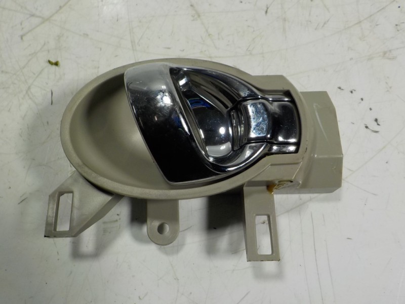 Recambio de maneta interior delantera derecha para nissan micra (k13) 1.2 cat referencia OEM IAM 806701HB2B  