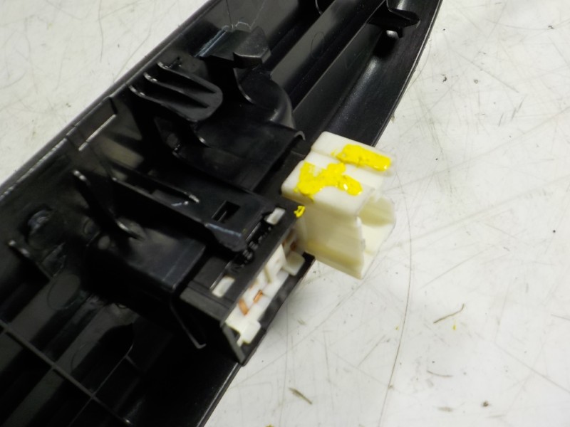 Recambio de mando elevalunas delantero derecho para nissan micra (k13) 1.2 cat referencia OEM IAM 254114LA0A  