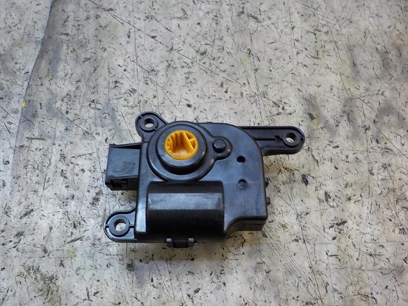 Recambio de motor apertura trampillas climatizador para hyundai i20 1.2 cat referencia OEM IAM 971254P000  