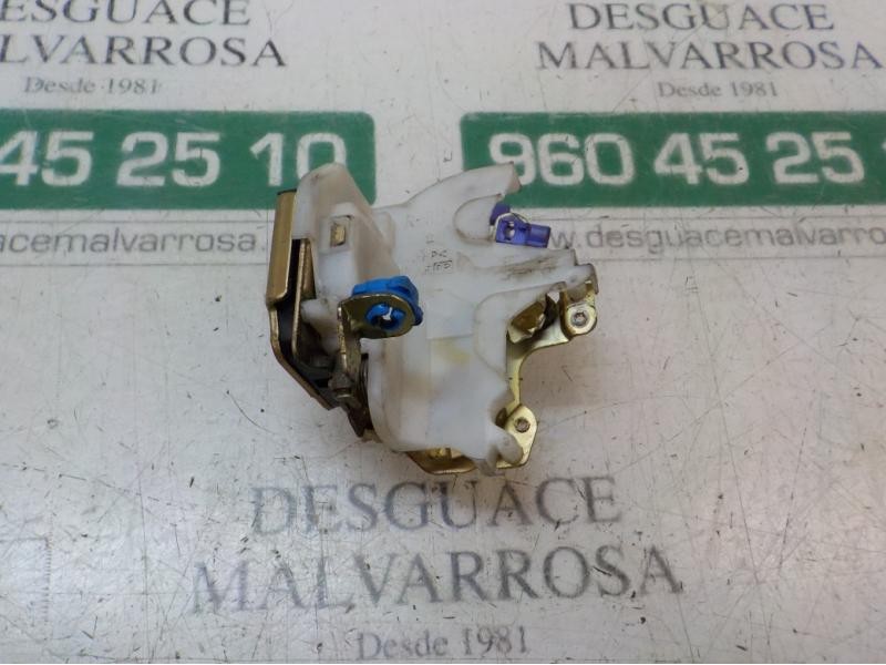 Recambio de cerradura puerta trasera derecha para nissan x-trail (t30) le referencia OEM IAM 82502AA210  