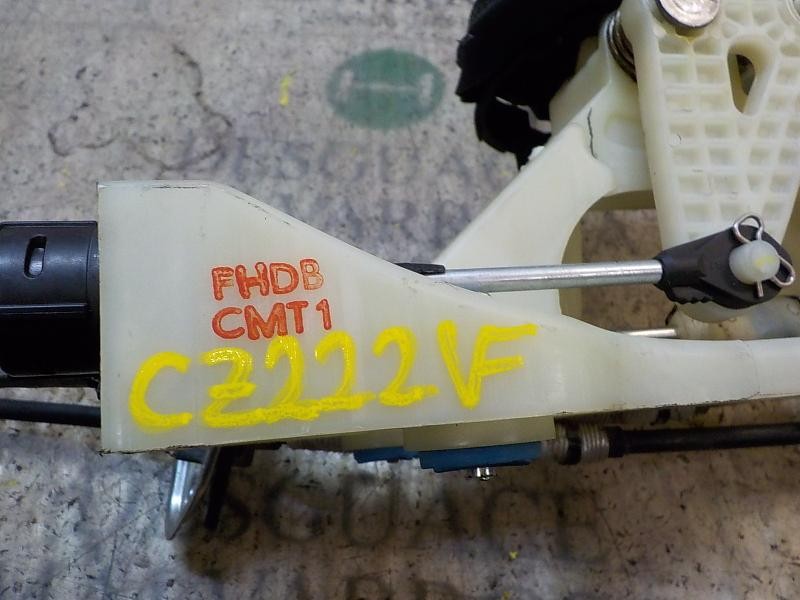 Recambio de palanca cambio para hyundai i20 1.2 cat referencia OEM IAM 437001J100  