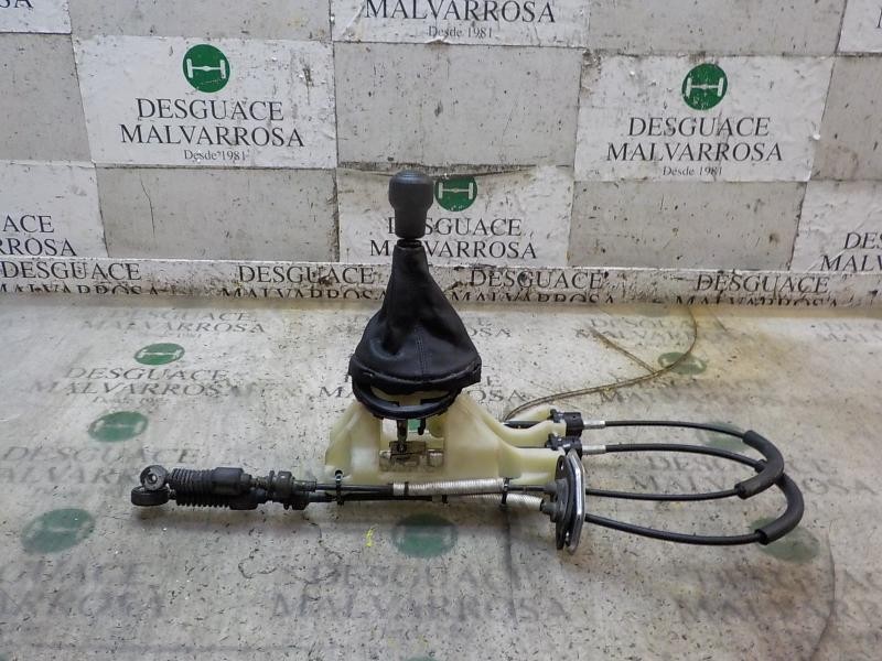 Recambio de palanca cambio para hyundai i20 1.2 cat referencia OEM IAM 437001J100  