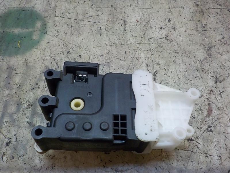 Recambio de motor electrico para mazda 3 lim. (bl) 2.2 turbodiesel cat referencia OEM IAM BBM561A70  