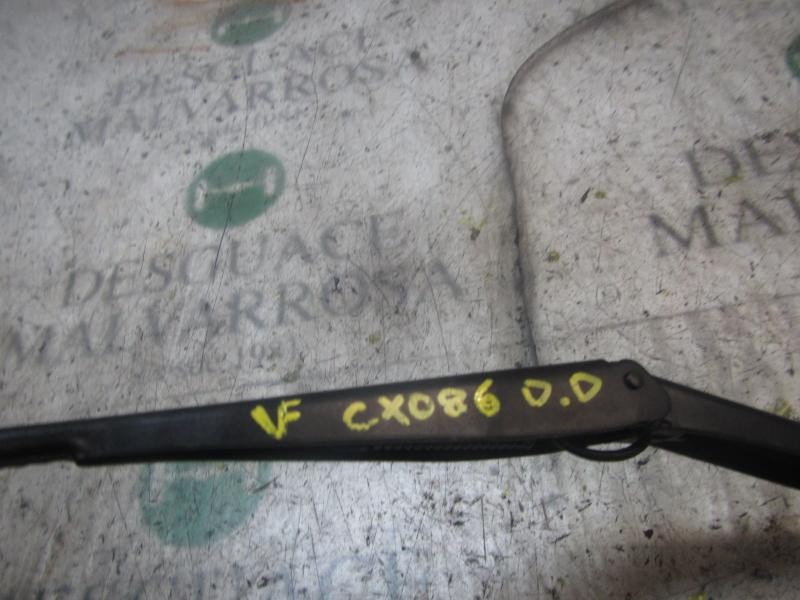 Recambio de brazo limpia delantero derecho para ford fiesta (cb1) titanium referencia OEM IAM   