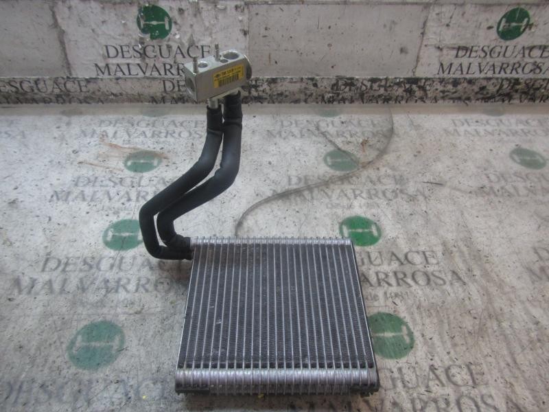 Recambio de evaporador aire acondicionado para ford fiesta (cb1) titanium referencia OEM IAM   