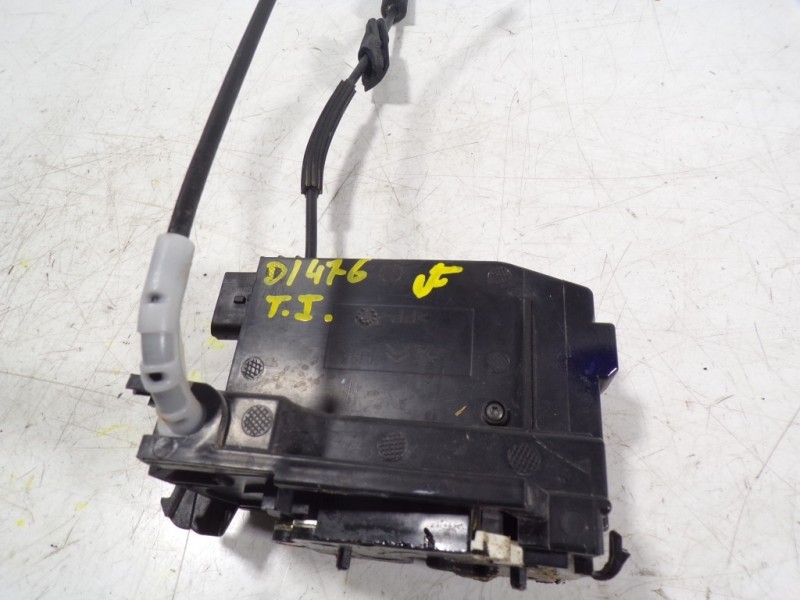 Recambio de cerradura puerta trasera izquierda para peugeot 308 1.5 hdi referencia OEM IAM 9826126080 9826126080 