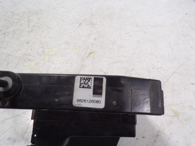 Recambio de cerradura puerta trasera izquierda para peugeot 308 1.5 hdi referencia OEM IAM 9826126080 9826126080 