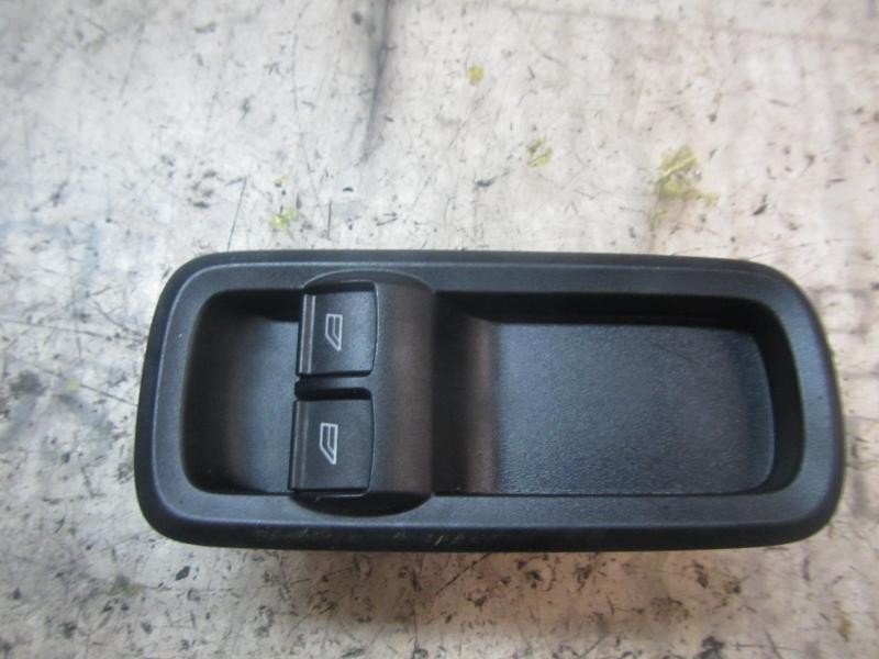 Recambio de mando elevalunas delantero izquierdo para ford fiesta (cb1) titanium referencia OEM IAM   