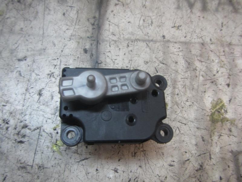 Recambio de motor electrico para ford fiesta (cb1) titanium referencia OEM IAM   