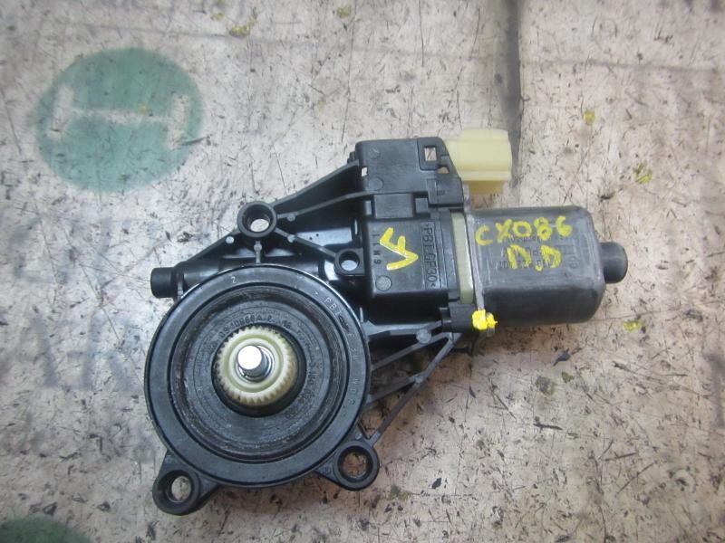 Recambio de motor elevalunas delantero derecho para ford fiesta (cb1) titanium referencia OEM IAM   