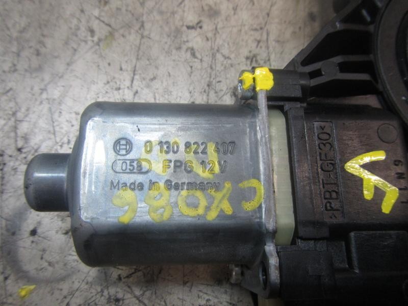 Recambio de motor elevalunas delantero derecho para ford fiesta (cb1) titanium referencia OEM IAM   