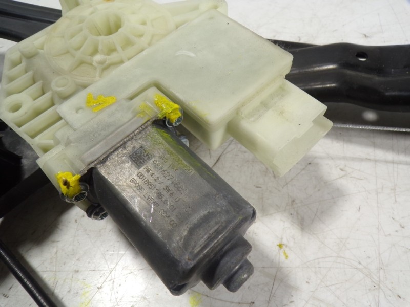 Recambio de elevalunas delantero izquierdo para peugeot 308 1.5 hdi referencia OEM IAM 9816273280 9816271880 00189512850401