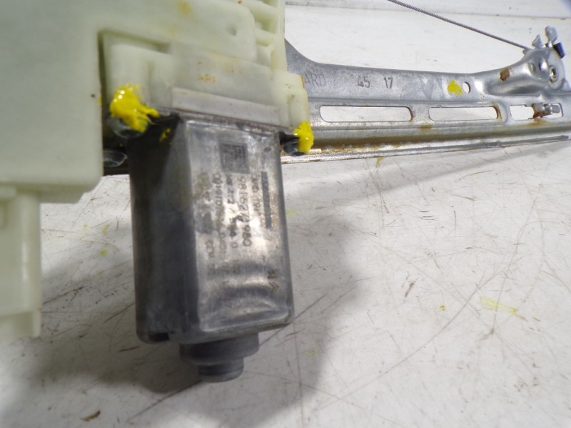 Recambio de elevalunas trasero derecho para peugeot 308 1.5 hdi referencia OEM IAM 9816273480 9816273980 