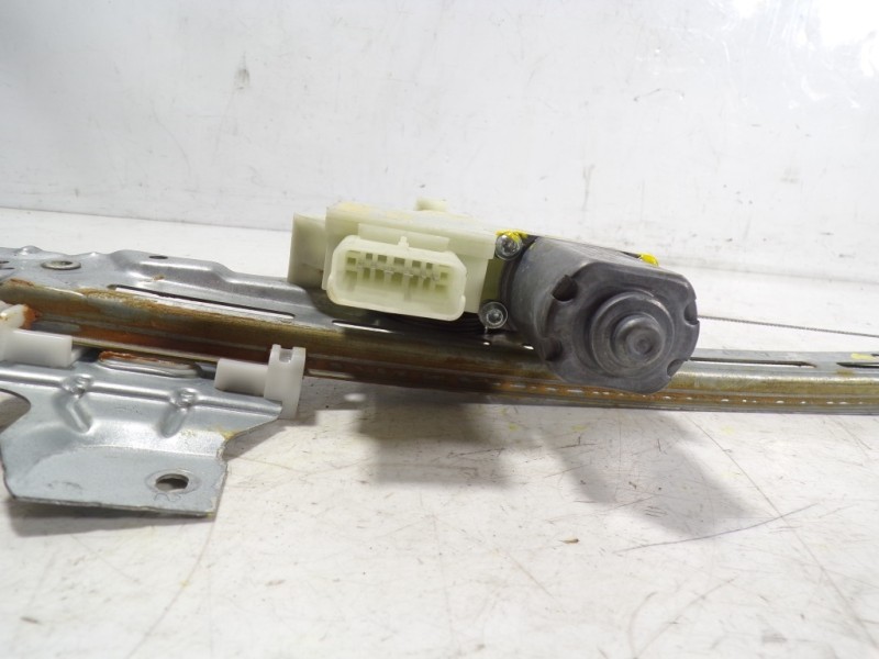 Recambio de elevalunas trasero derecho para peugeot 308 1.5 hdi referencia OEM IAM 9816273480 9816273980 