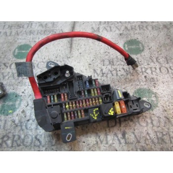 CAJA RELES / FUSIBLES 61146906588 6906558 518794045ES