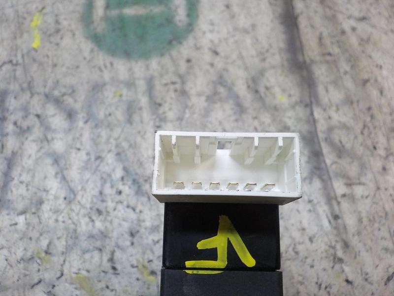 Recambio de mando elevalunas trasero izquierdo para chevrolet epica 2.0 diesel cat referencia OEM IAM 96645210  