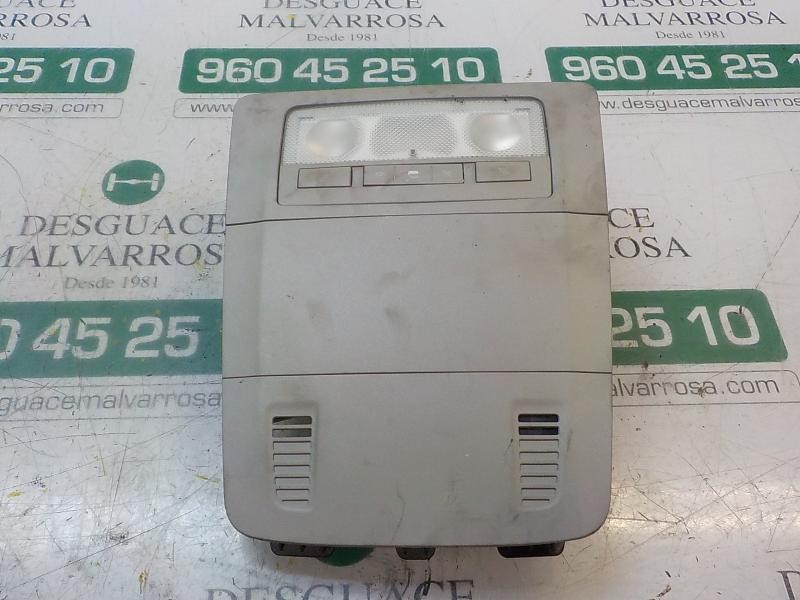 Recambio de piloto interior para opel insignia berlina sport referencia OEM IAM 13285100  