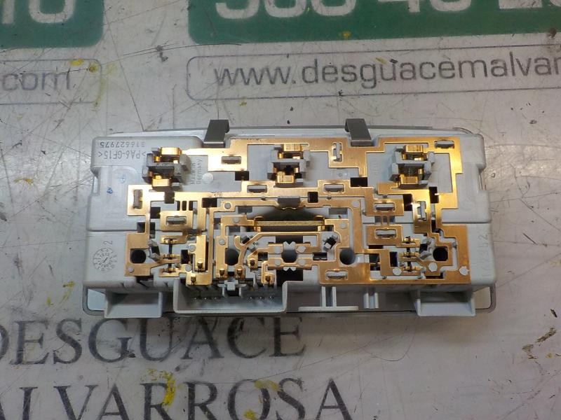 Recambio de piloto interior para opel insignia berlina sport referencia OEM IAM 13285094  