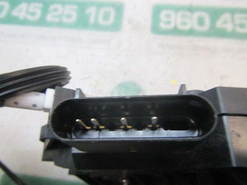 Recambio de cerradura puerta delantera derecha para ford fiesta (cb1) titanium referencia OEM IAM   