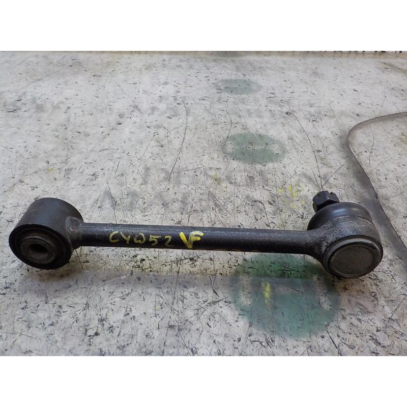 Recambio de brazo suspension superior trasero derecho para hyundai i30 1.4 cat referencia OEM IAM 552502H000  