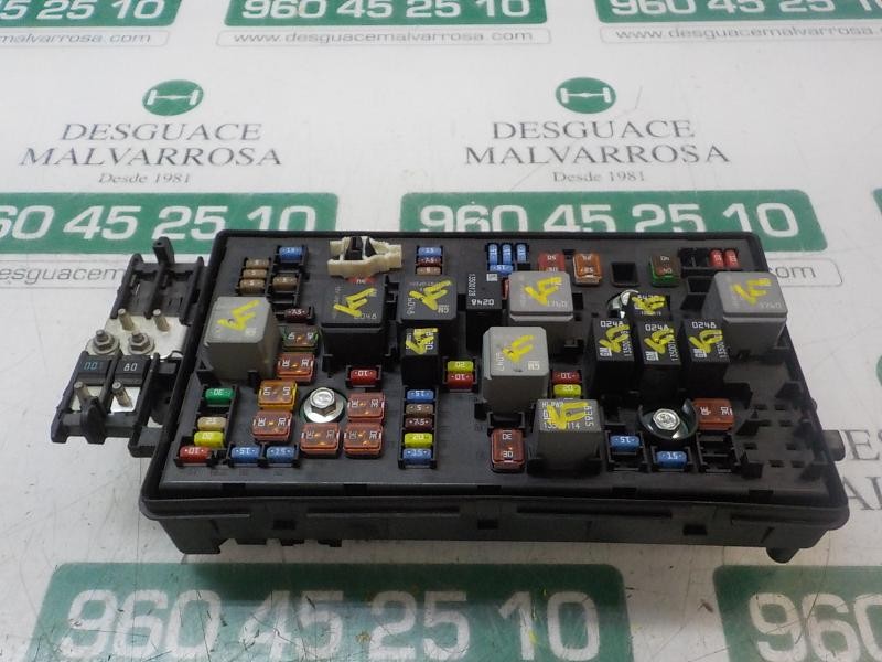 Recambio de caja reles / fusibles para opel insignia berlina edition referencia OEM IAM  1334347901NU 