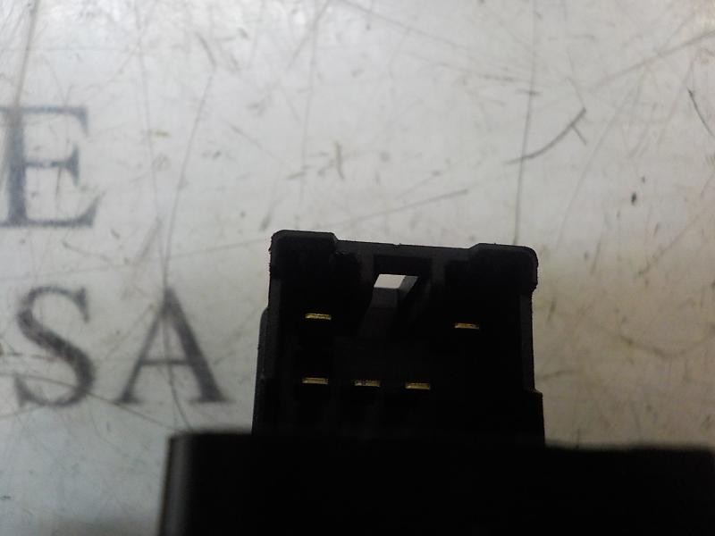 Recambio de mando elevalunas trasero derecho para tata vista 1.4 75cv referencia OEM IAM   