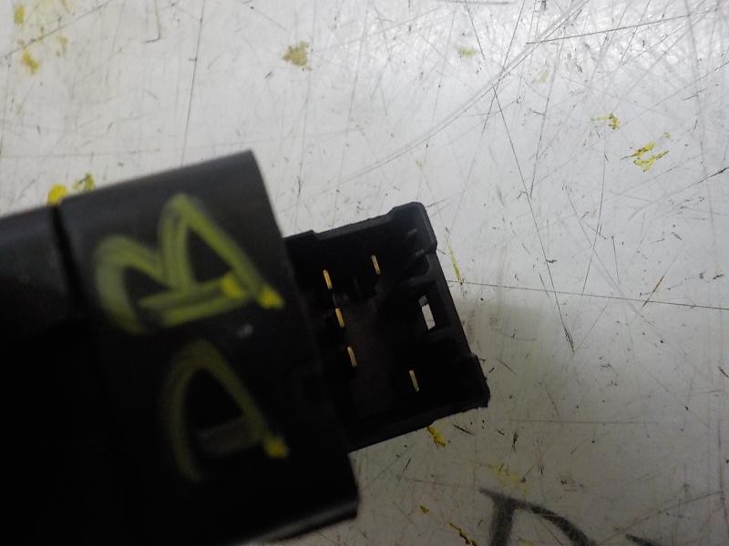 Recambio de mando elevalunas trasero izquierdo para tata vista 1.4 75cv referencia OEM IAM   