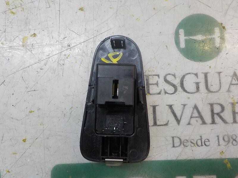 Recambio de mando elevalunas trasero izquierdo para tata vista 1.4 75cv referencia OEM IAM   