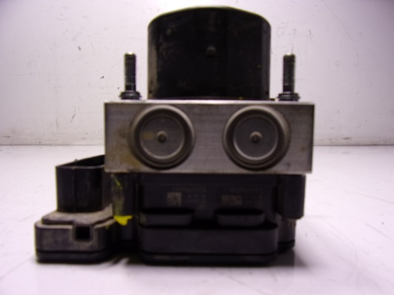 Recambio de abs para dacia duster 1.6 sce cat referencia OEM IAM 476608779R 476607477R 