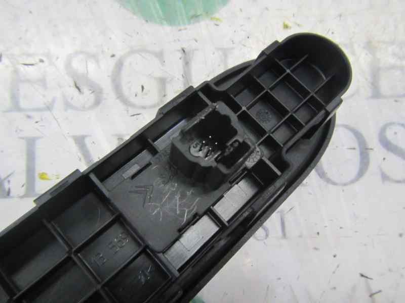 Recambio de mando elevalunas delantero derecho para peugeot 307 break / sw (s1) 1.6 hdi referencia OEM IAM   