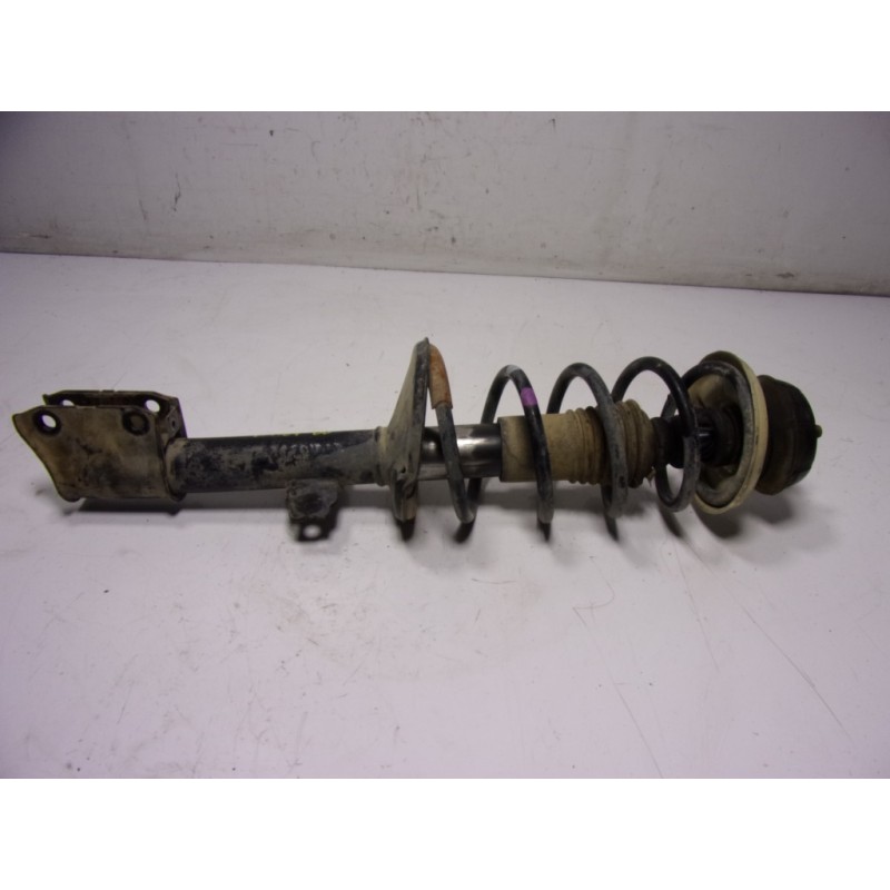 Recambio de amortiguador delantero derecho para dacia duster 1.6 sce cat referencia OEM IAM 543026656R 8200813791DD 