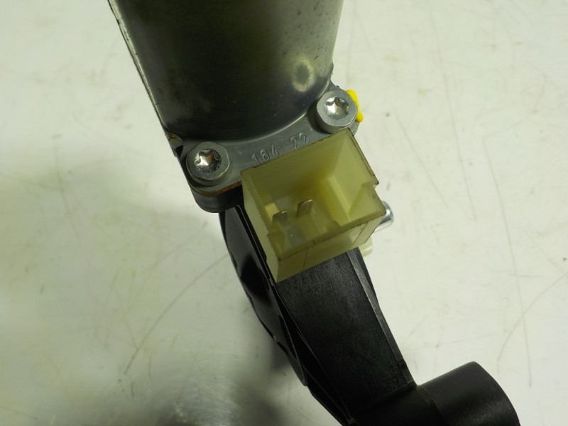 Recambio de motor elevalunas delantero derecho para seat leon sportstourer (kl8) 2.0 tdi referencia OEM IAM 5Q0959802C 5Q0959802