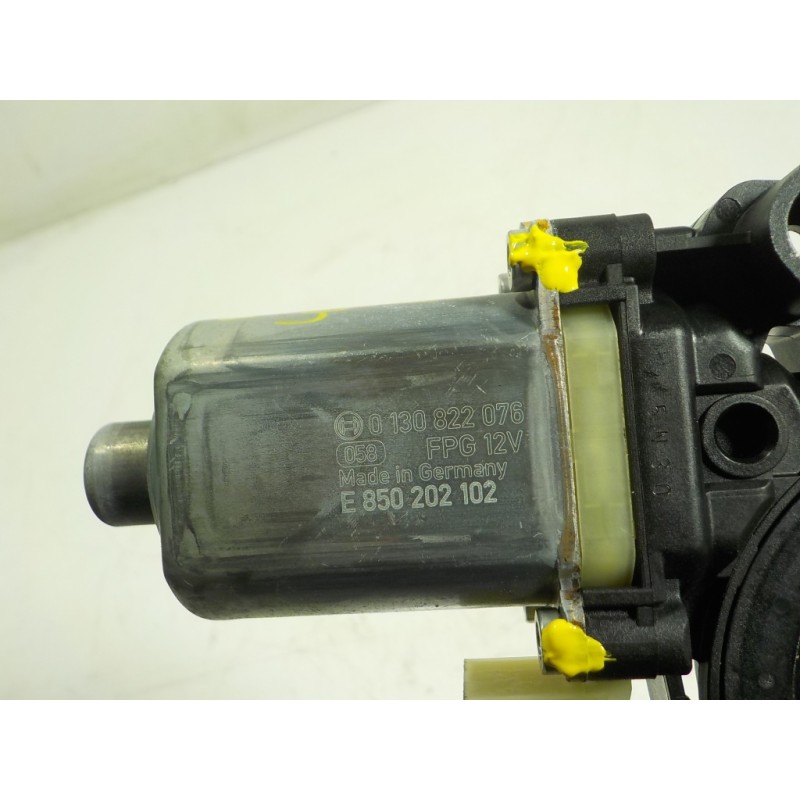 Recambio de motor elevalunas delantero derecho para seat leon sportstourer (kl8) 2.0 tdi referencia OEM IAM 5Q0959802C 5Q0959802