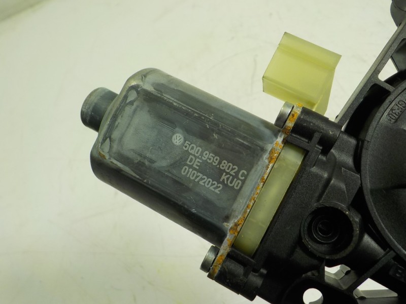 Recambio de motor elevalunas delantero derecho para seat leon sportstourer (kl8) 2.0 tdi referencia OEM IAM 5Q0959802C 5Q0959802