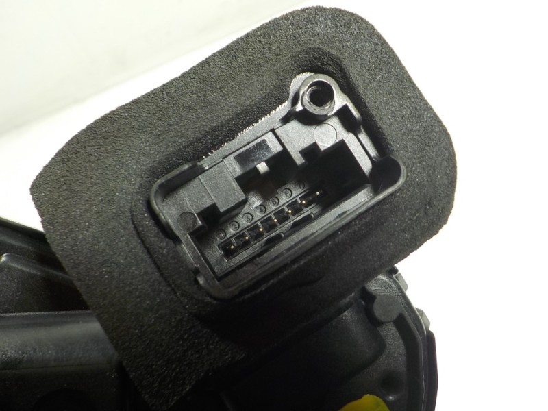 Recambio de cerradura puerta delantera derecha para seat leon sportstourer (kl8) 2.0 tdi referencia OEM IAM 5TB837016D 5TB837016