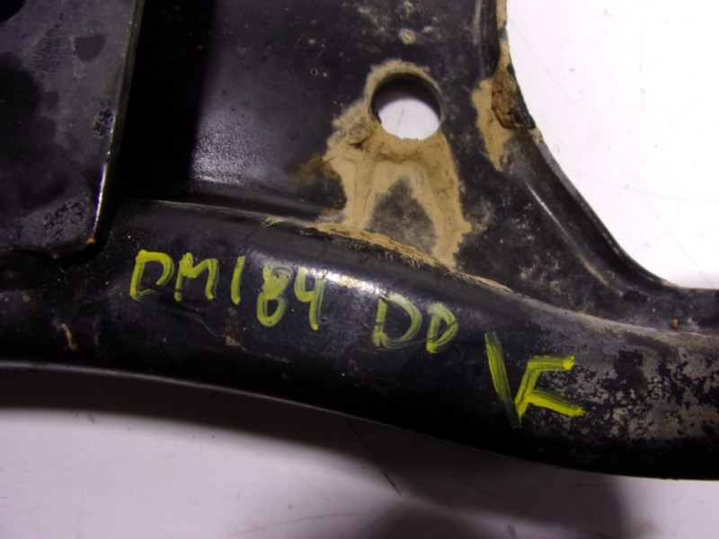 Recambio de brazo suspension inferior delantero derecho para dacia duster 1.6 sce cat referencia OEM IAM 545001225R  